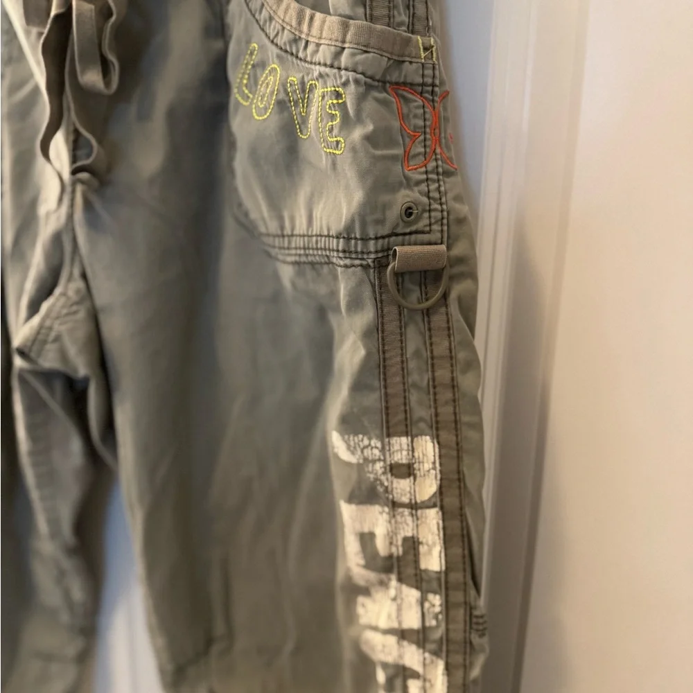 GAP Vintage Embroidered Olive Green Cargo Pants - Picture 3 of 13